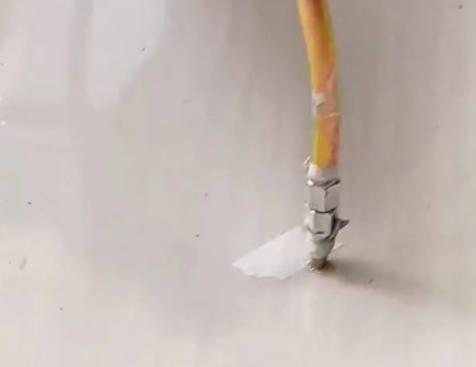 博白瓷砖空鼓维修公司专业解答在瓷砖铺贴过程中，如果使用的砂料过粗（如全部使用了粗砂），可能会导致以下问题